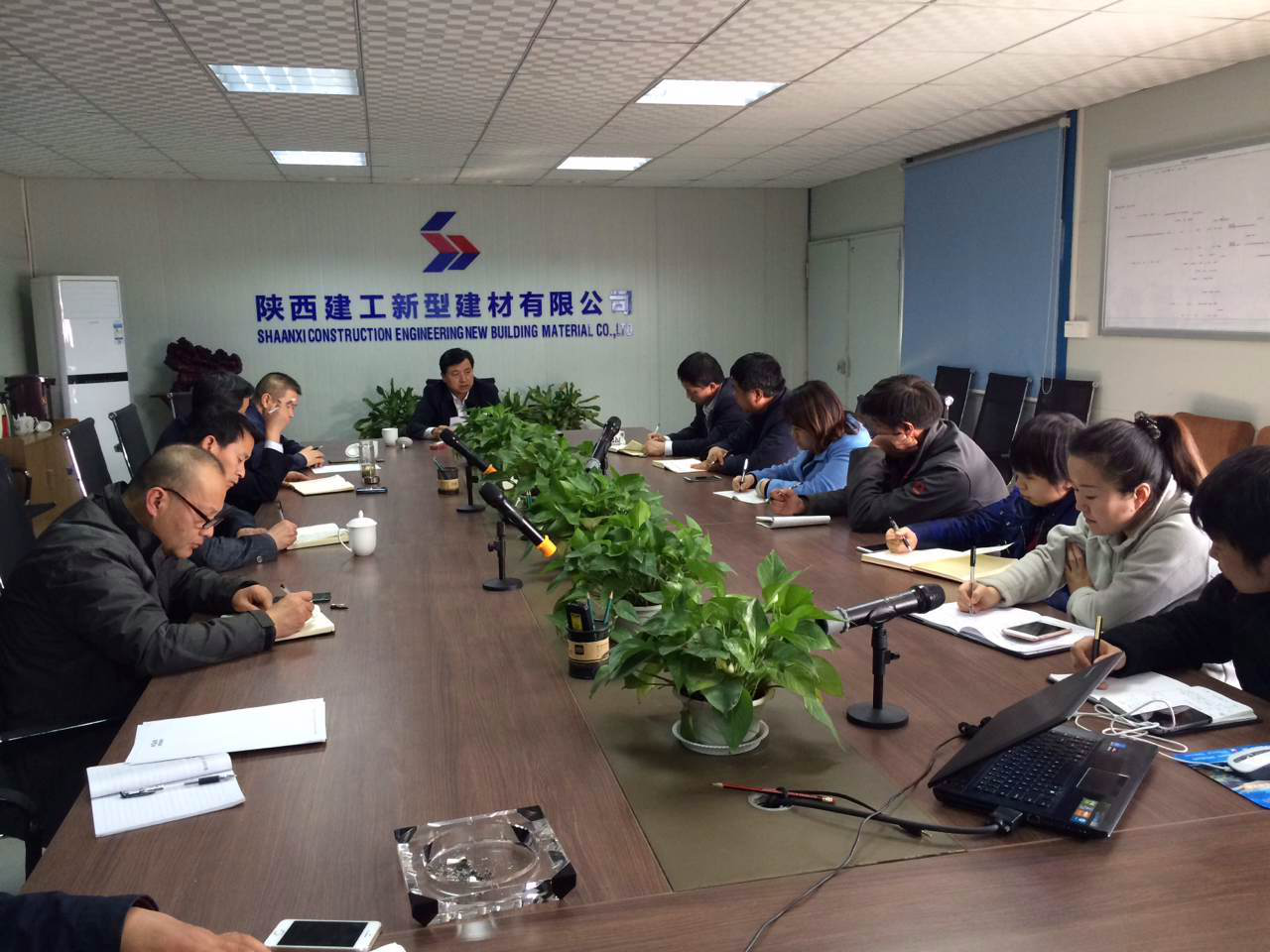 �½�Ͷ�ʼ��Ŷ��³�������һ�и��½����غ��³ǣ��±��Ṥҵ���ؼ��ָ������