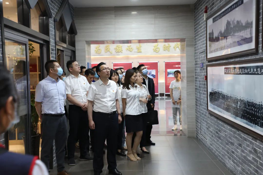 �±���(�й���)���޹�˾ - ����