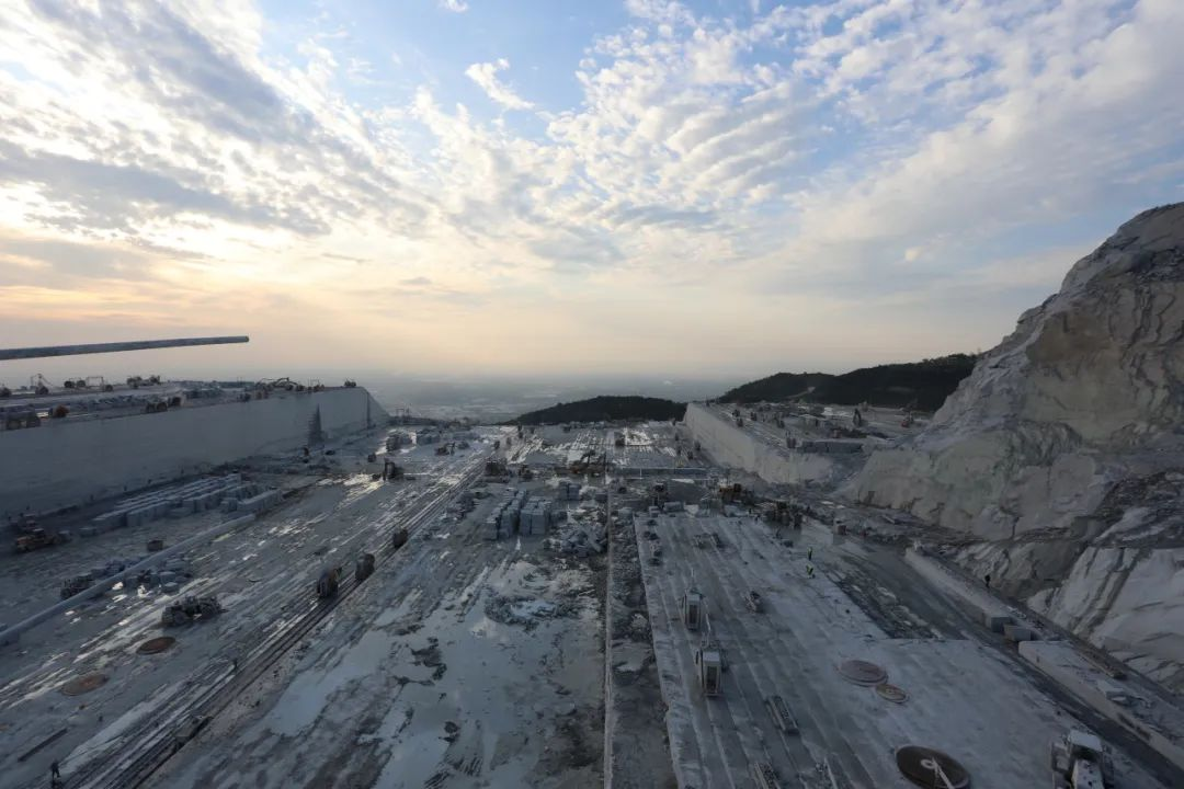 �±���(�й���)���޹�˾ - ����